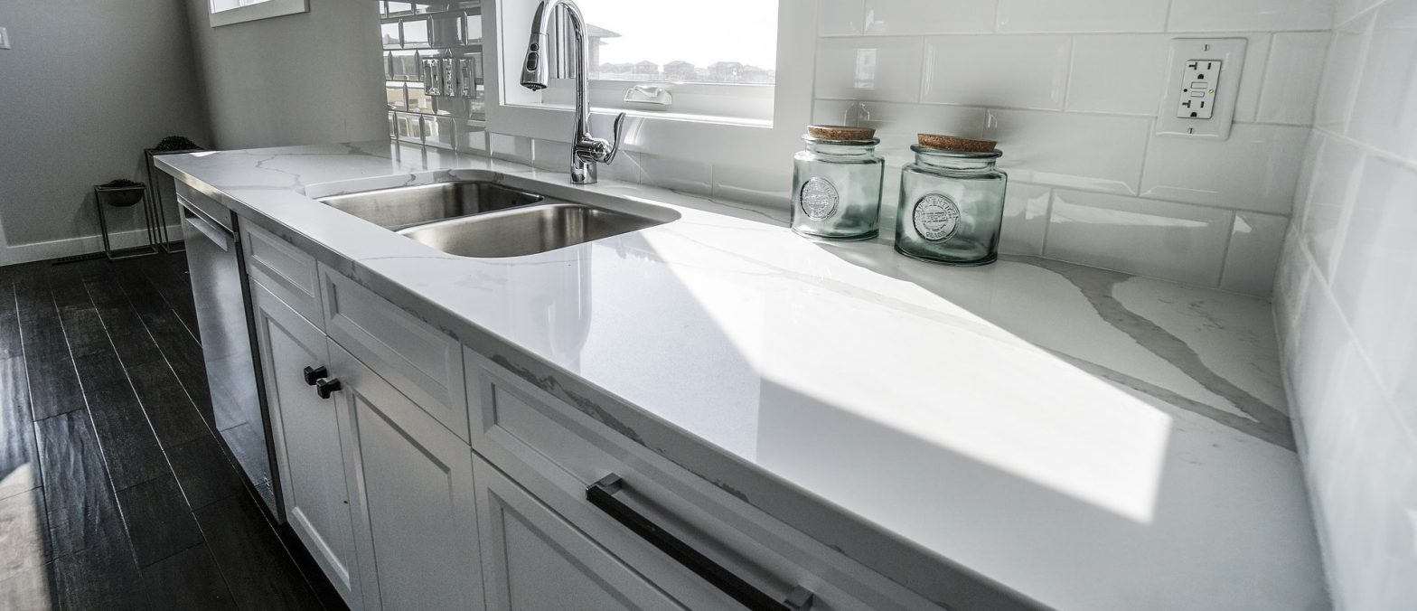 Can kitchen sinks be resurfaced?